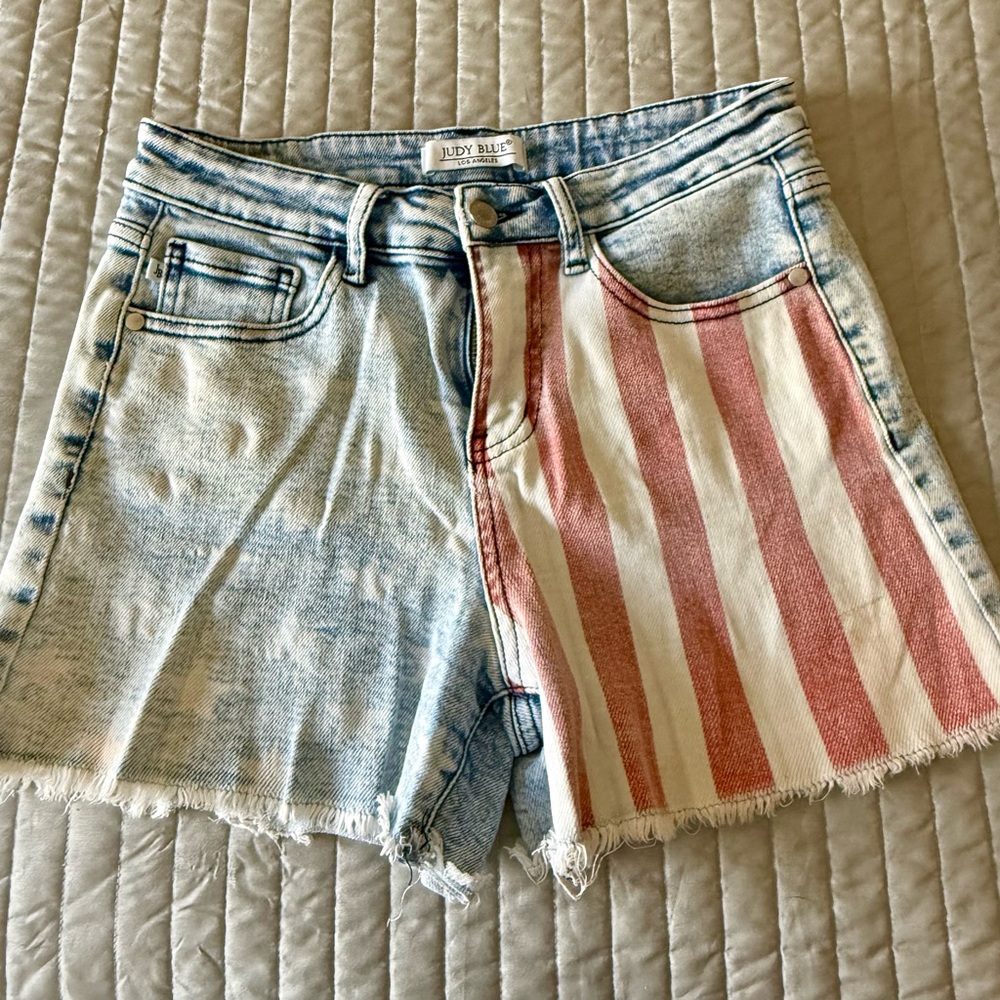 Judy Blue Light Acid-Wash Denim Shorts with Red-White Stripe Panel